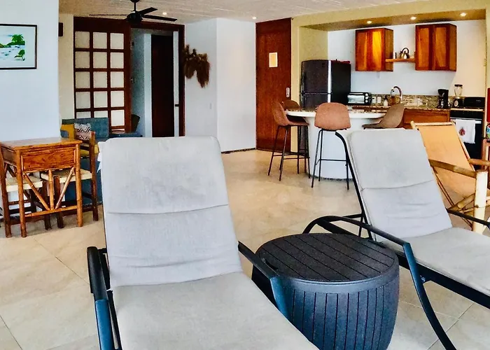 Casa De Ali: Located On The Beach!