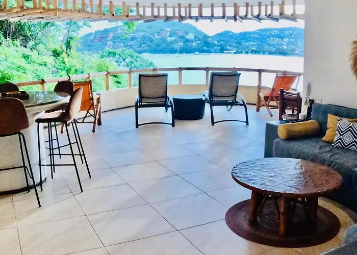 Casa De Ali: Located On The Beach! * Zihuatanejo