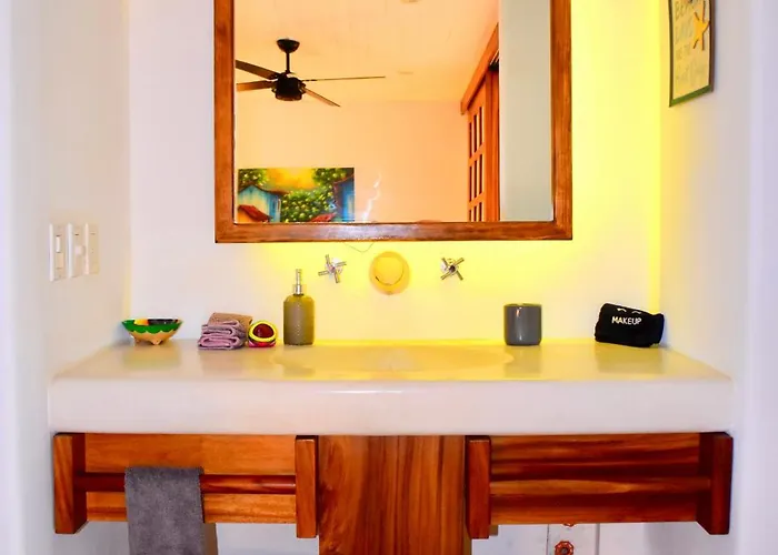 Casa De Ali: Located On The Beach! Apartment Zihuatanejo