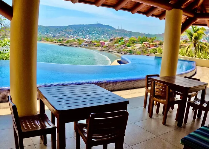 Casa De Ali: Located On The Beach! Zihuatanejo